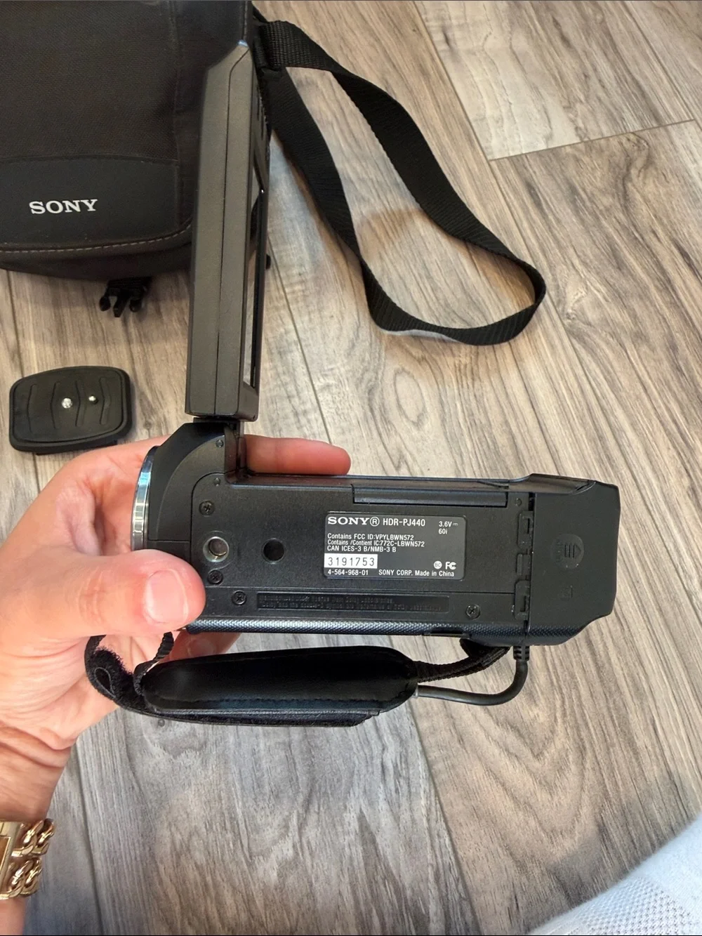 Sony Black HD Handycam HDR-PJ440 Camcorder with Carry Case and Battery